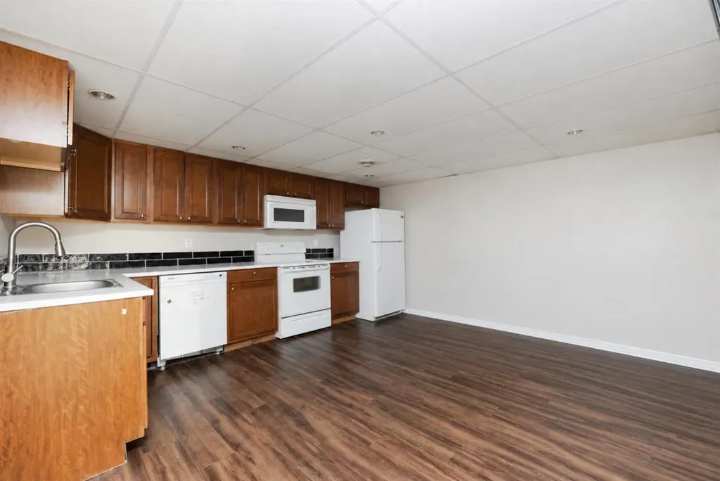280 Swallow Way