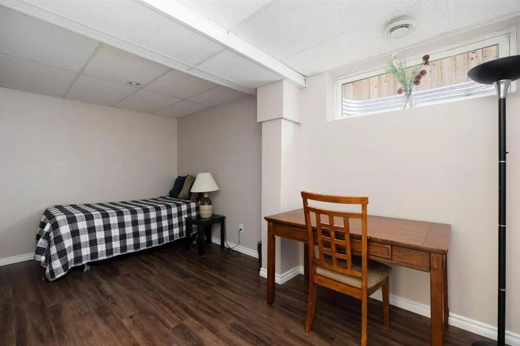 280 Swallow Way