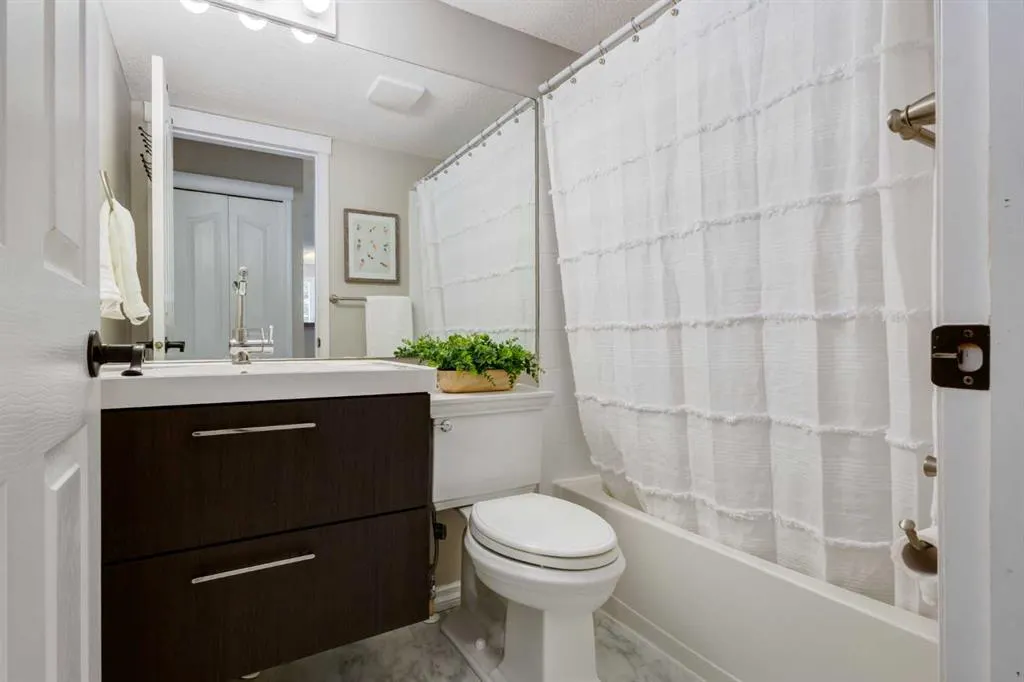 10 Prestwick Bay SE #4226