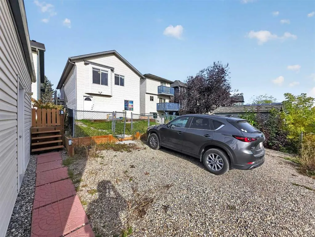 119 Covington Close NE