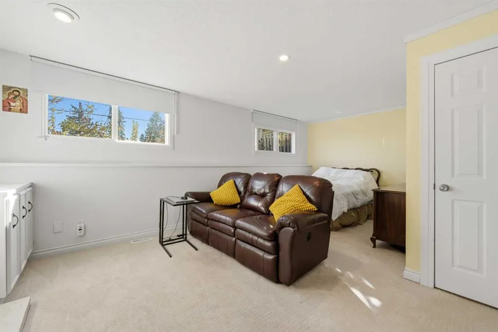 367 Norseman Road NW