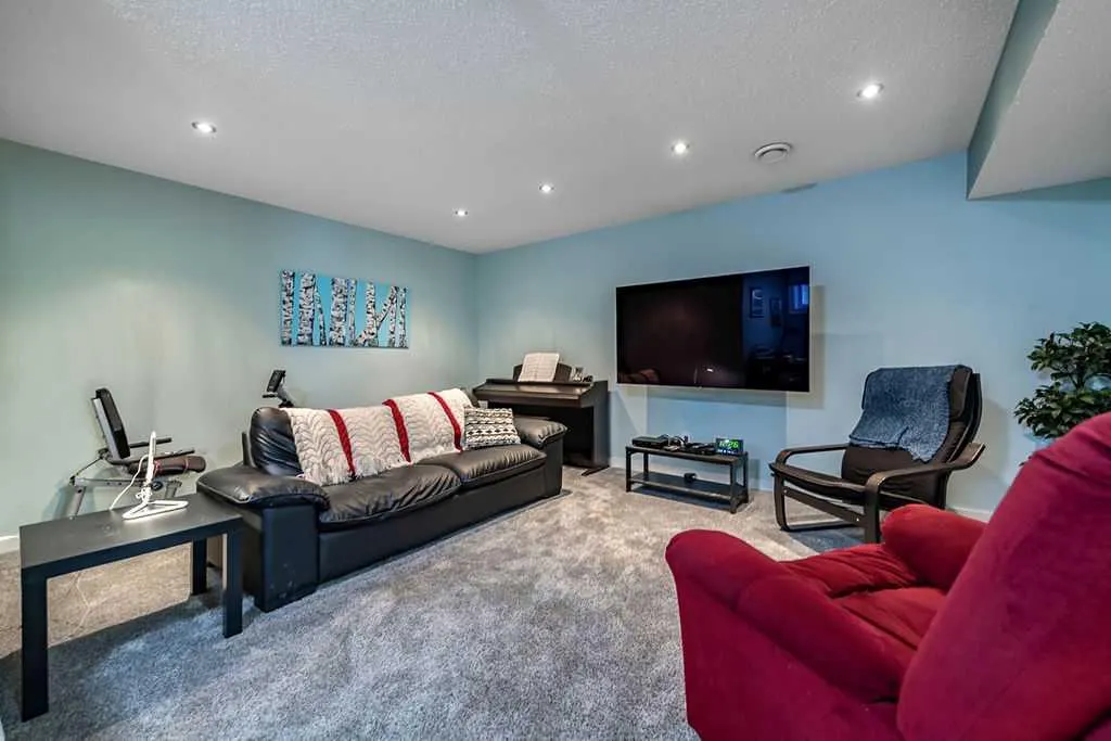 86 Walden Crescent SE