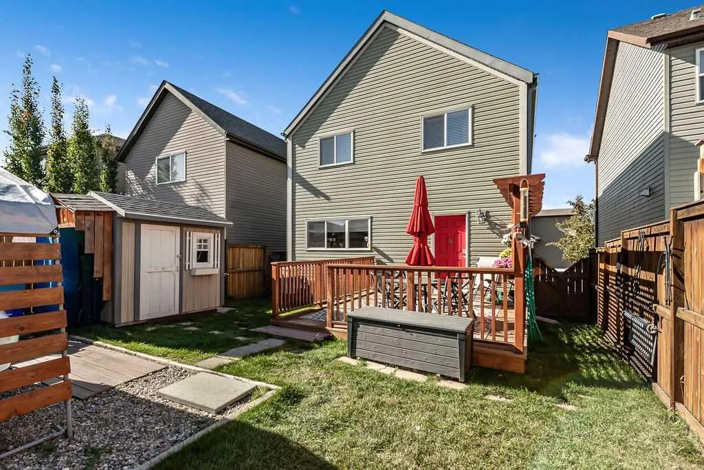 86 Walden Crescent SE