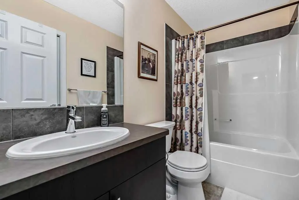 86 Walden Crescent SE