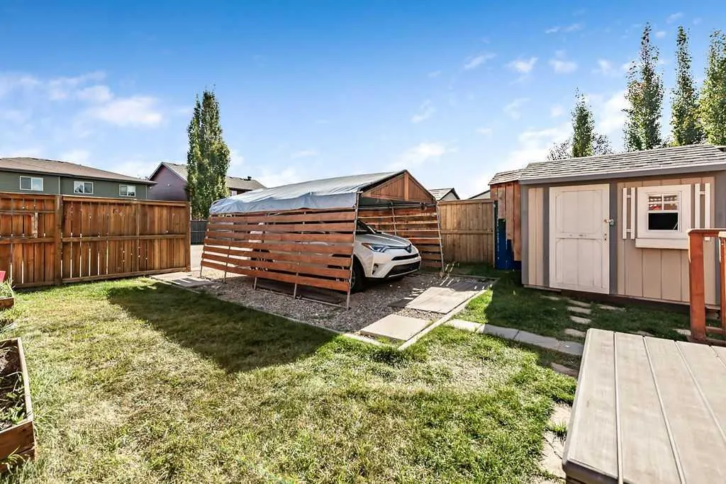 86 Walden Crescent SE