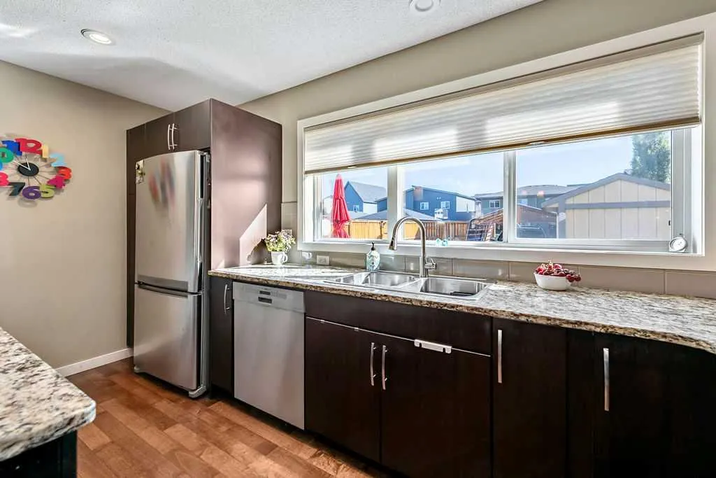 86 Walden Crescent SE