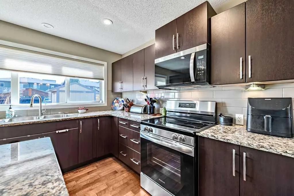 86 Walden Crescent SE