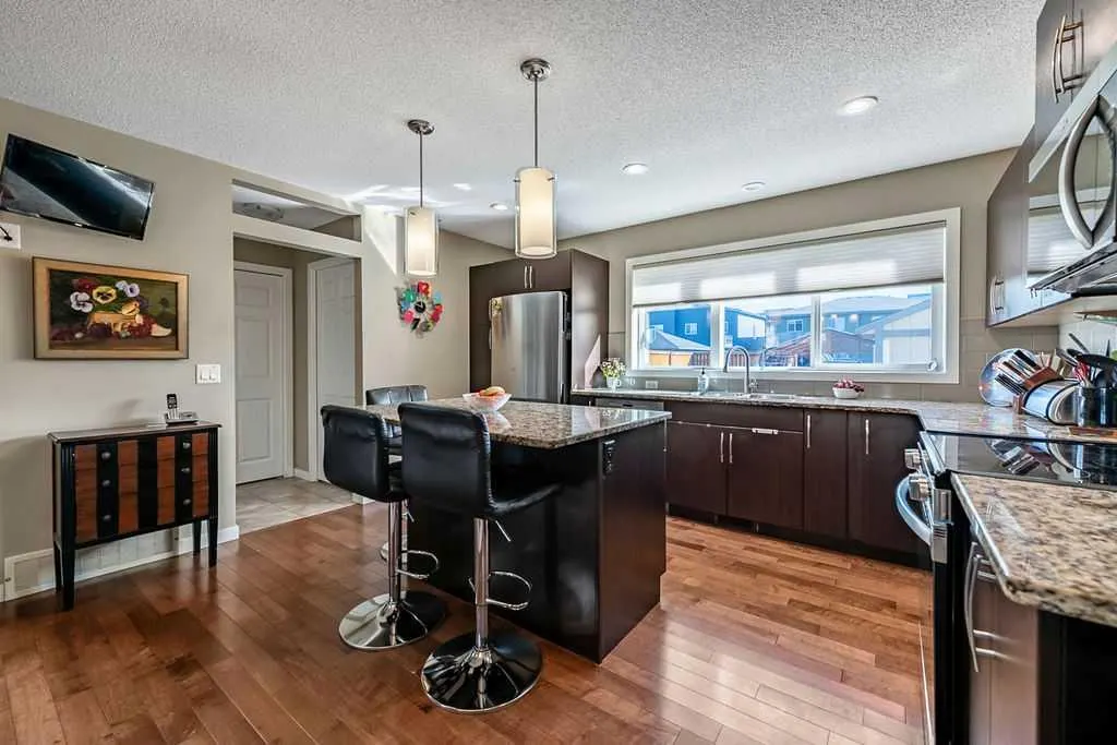 86 Walden Crescent SE