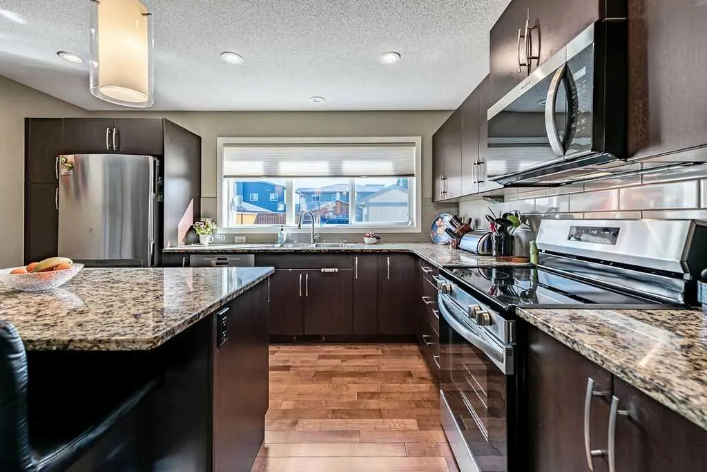 86 Walden Crescent SE