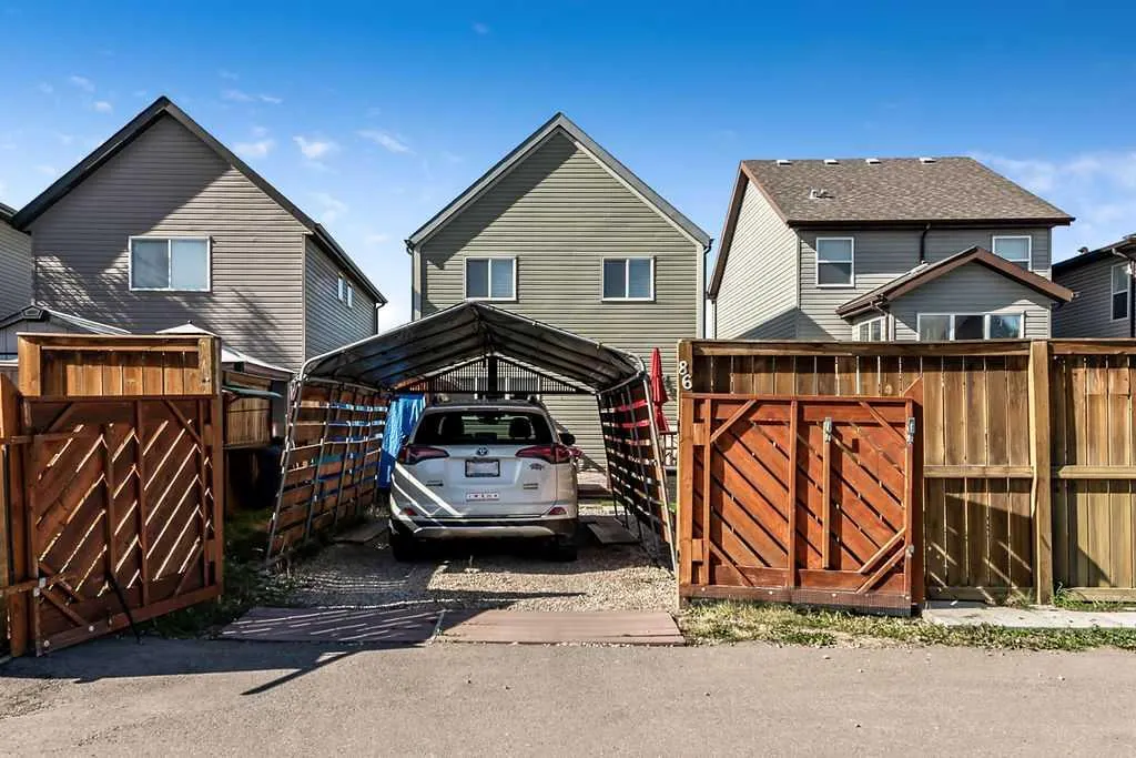86 Walden Crescent SE