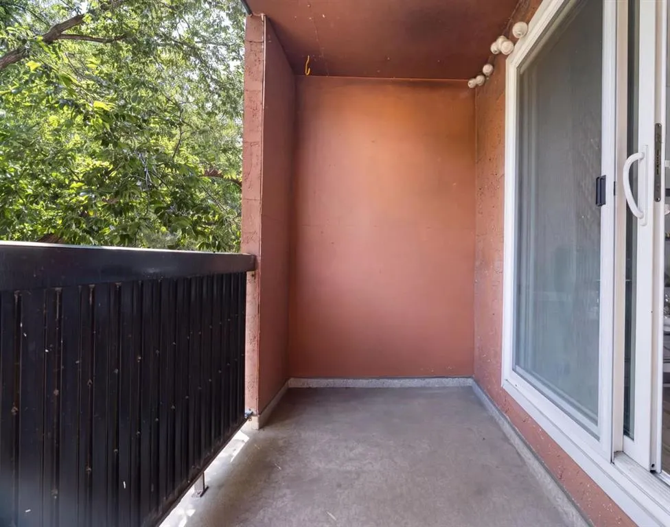 930 Royal Avenue SW #4
