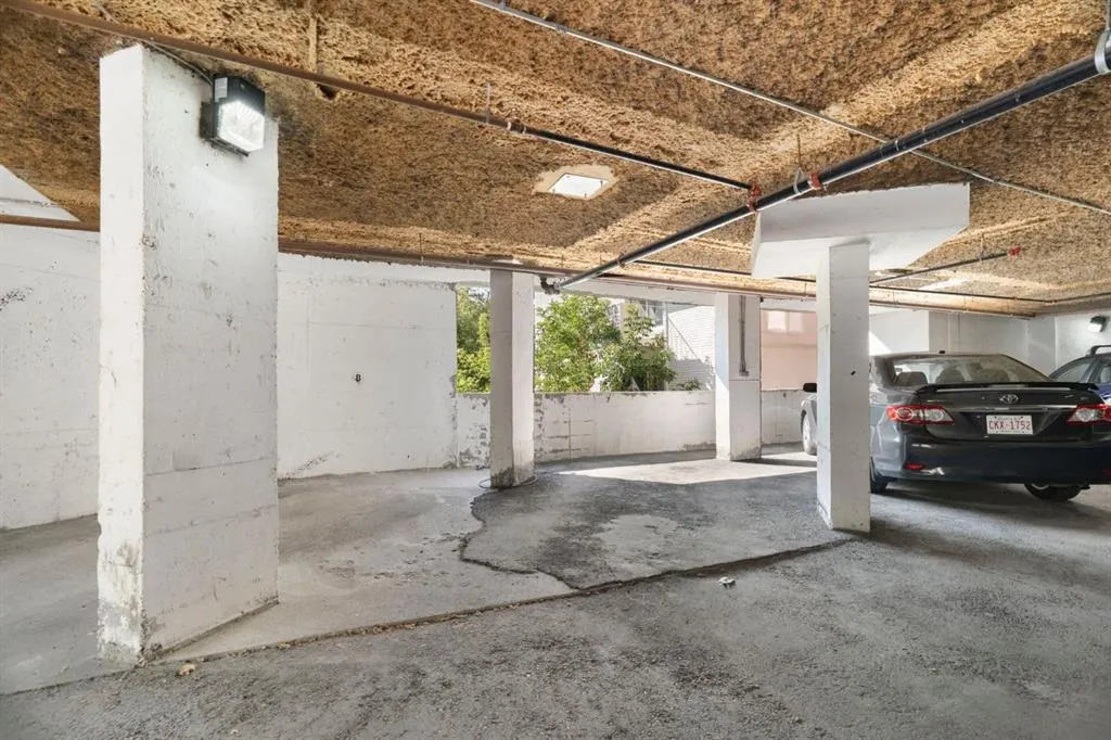 930 Royal Avenue SW #4