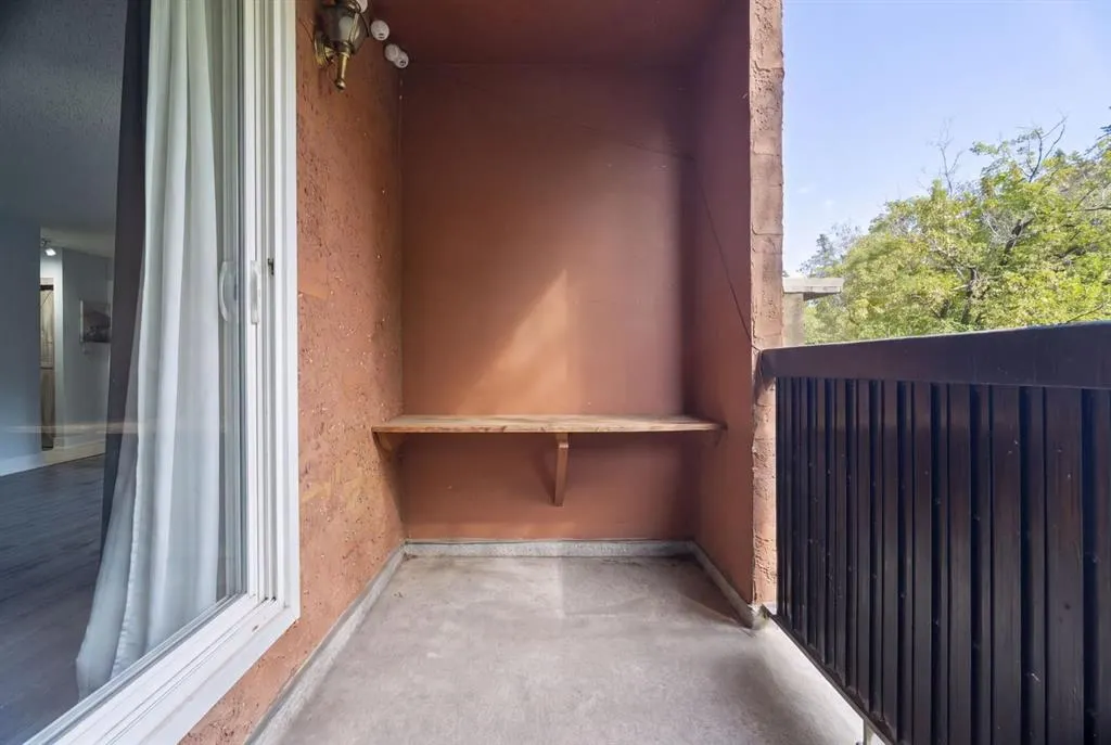 930 Royal Avenue SW #4