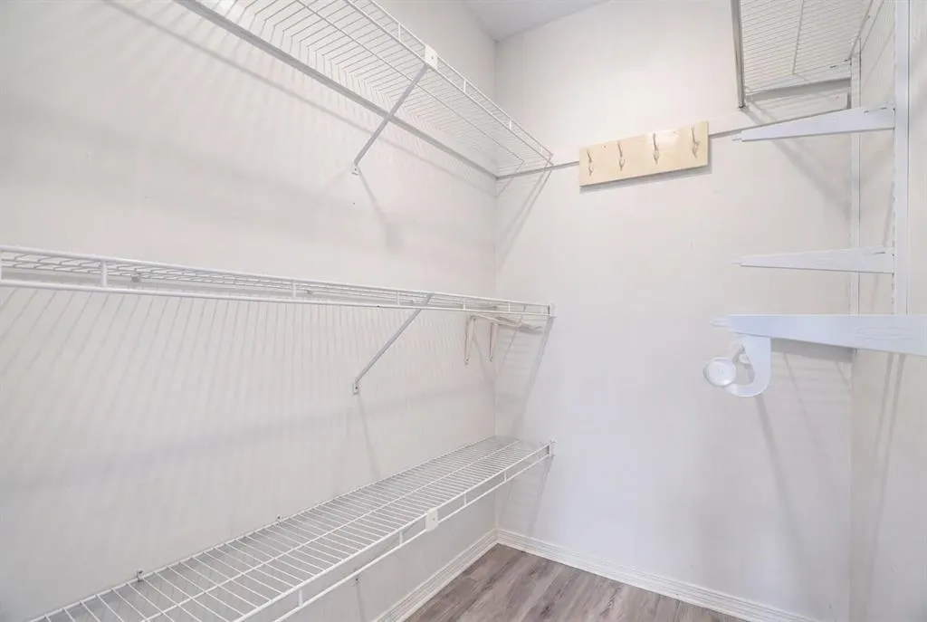 930 Royal Avenue SW #4