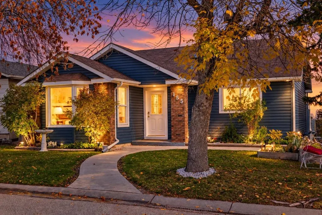 155 Strathcona Close SW