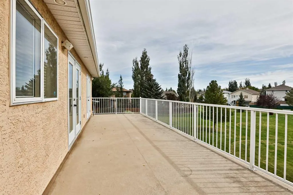 37 Squamish Crescent W