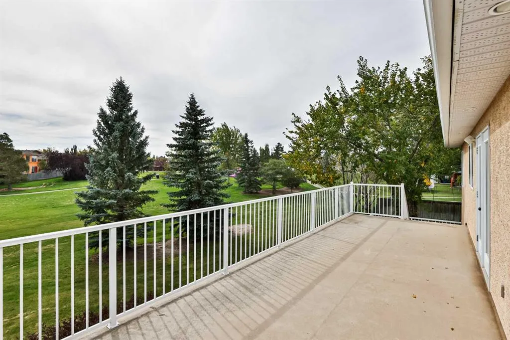 37 Squamish Crescent W