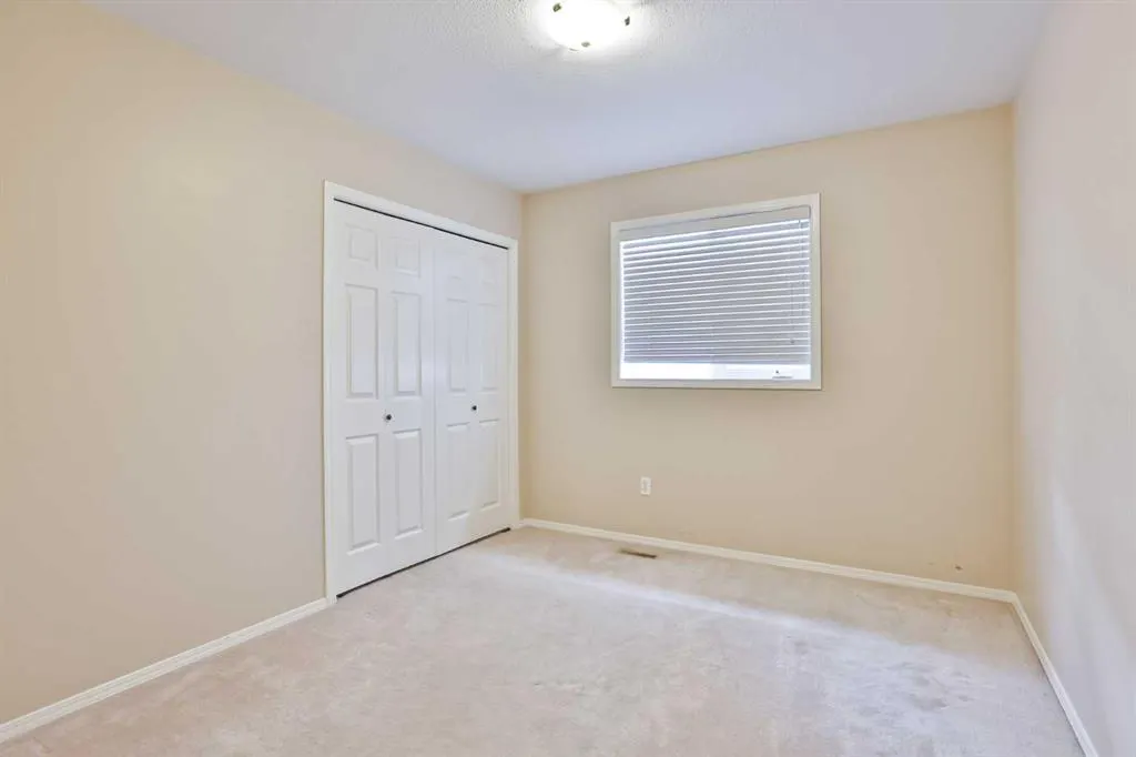 37 Squamish Crescent W