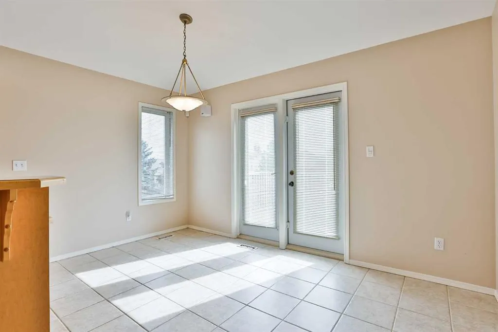 37 Squamish Crescent W
