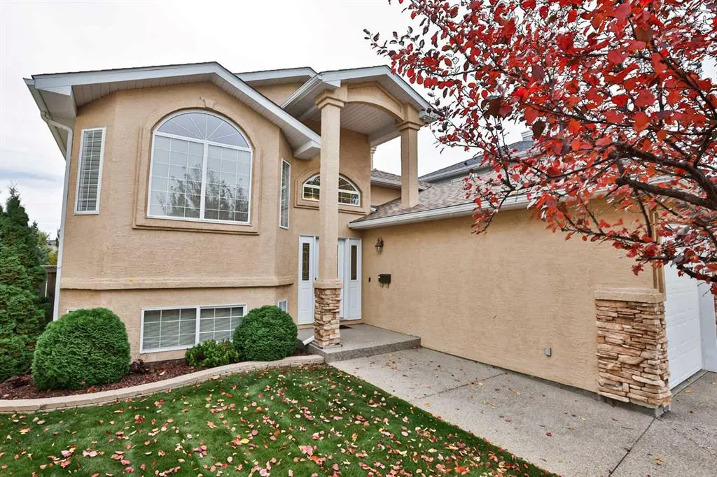 37 Squamish Crescent W