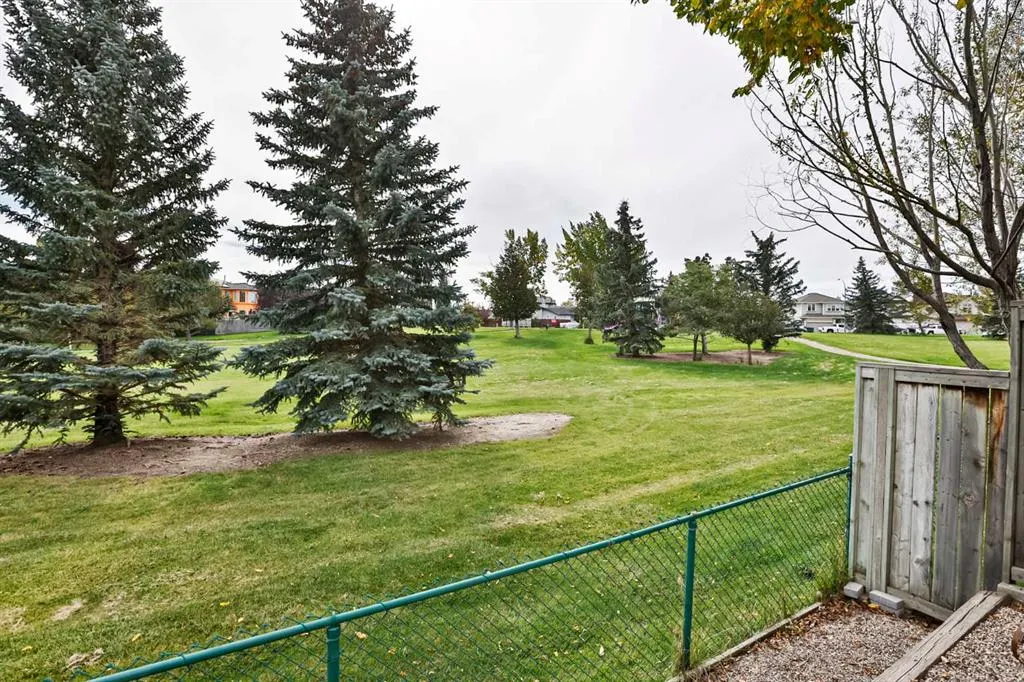 37 Squamish Crescent W