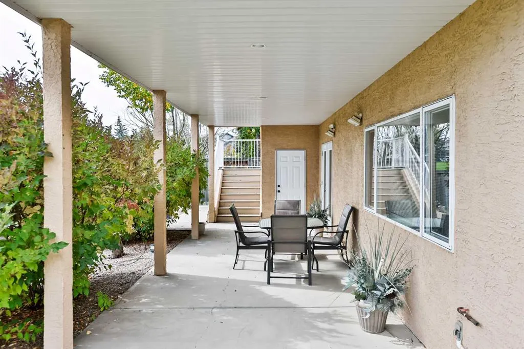 37 Squamish Crescent W
