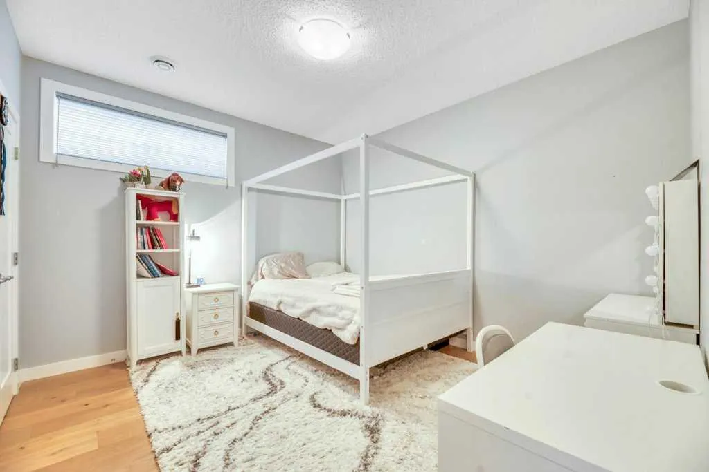 32 Walden Place SE
