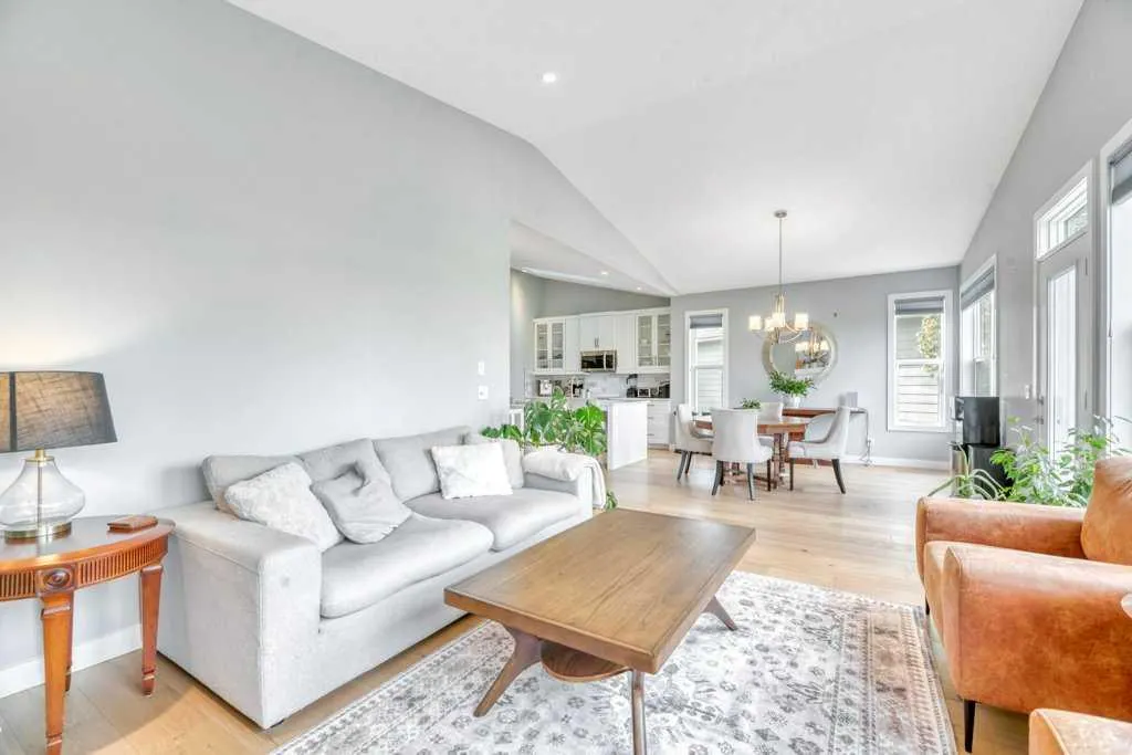 32 Walden Place SE