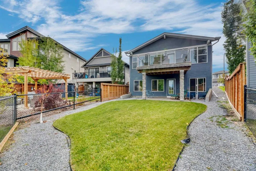 32 Walden Place SE