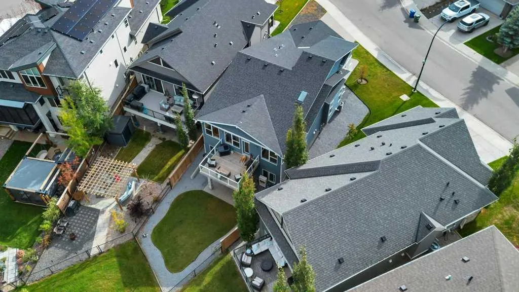 32 Walden Place SE