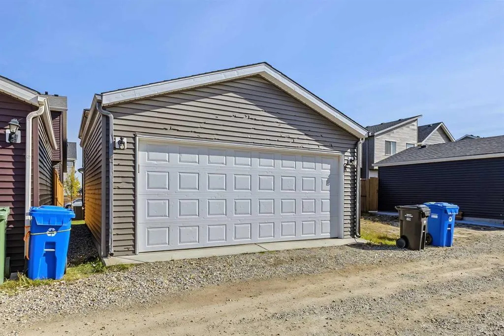 16 Howse Crescent NE