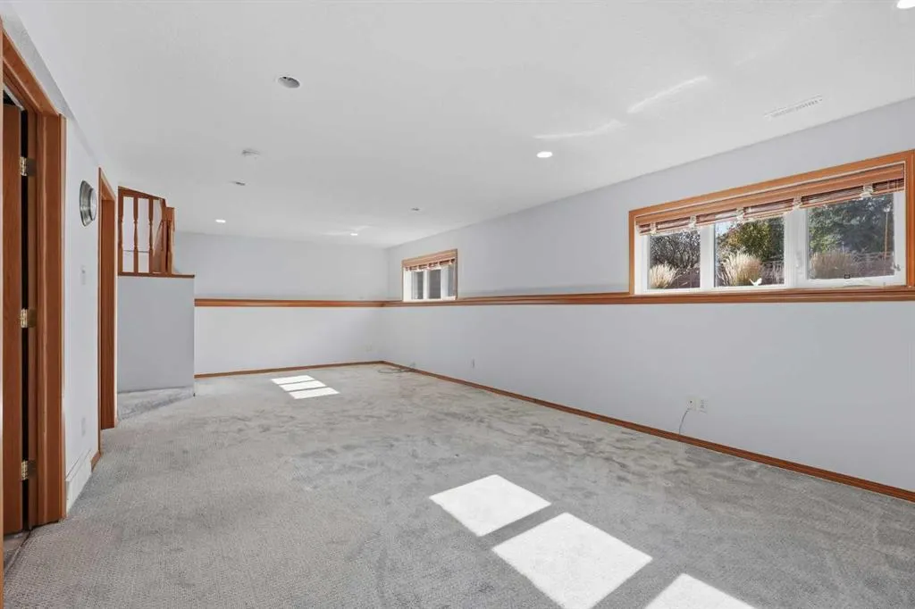 115 Cougar Road N
