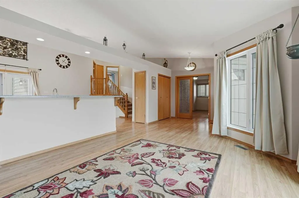 115 Cougar Road N