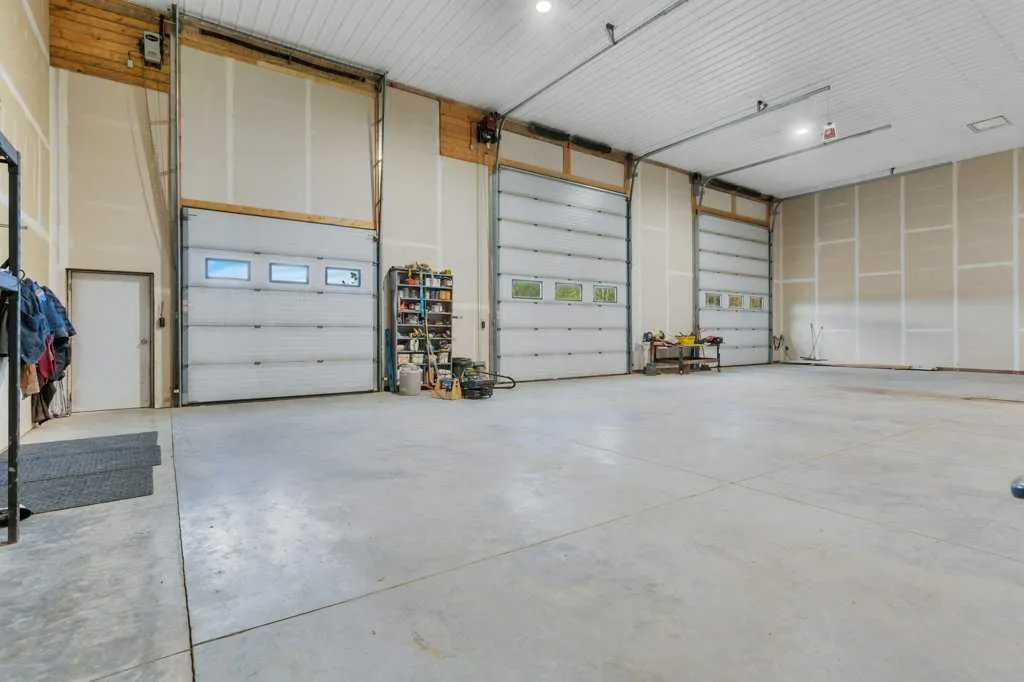 15048 Highway 611