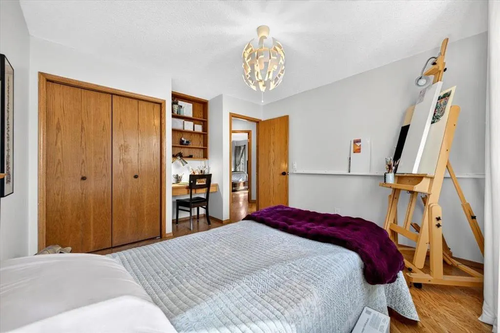 5 Sunset Crescent