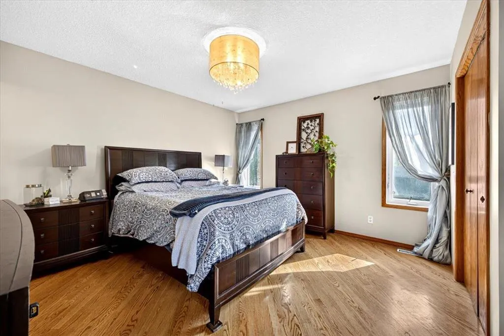 5 Sunset Crescent