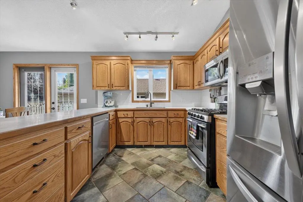 5 Sunset Crescent