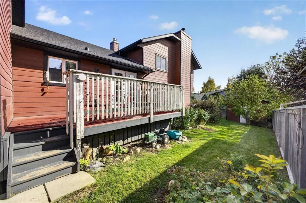 5 Sunset Crescent