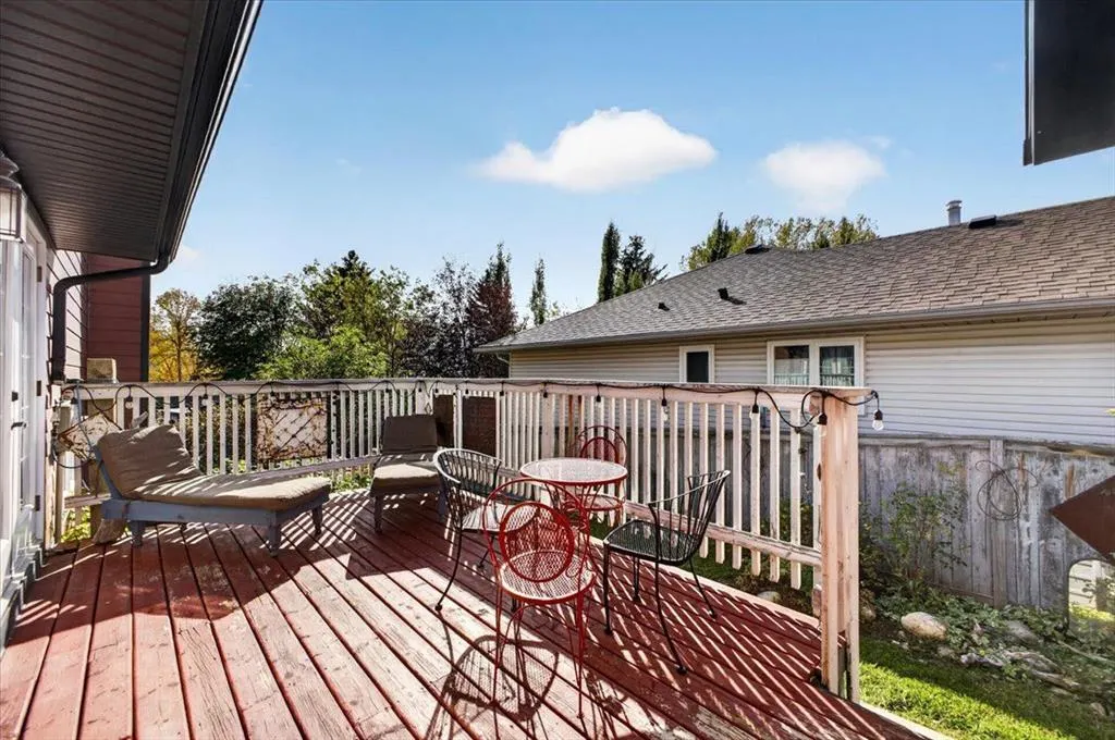 5 Sunset Crescent