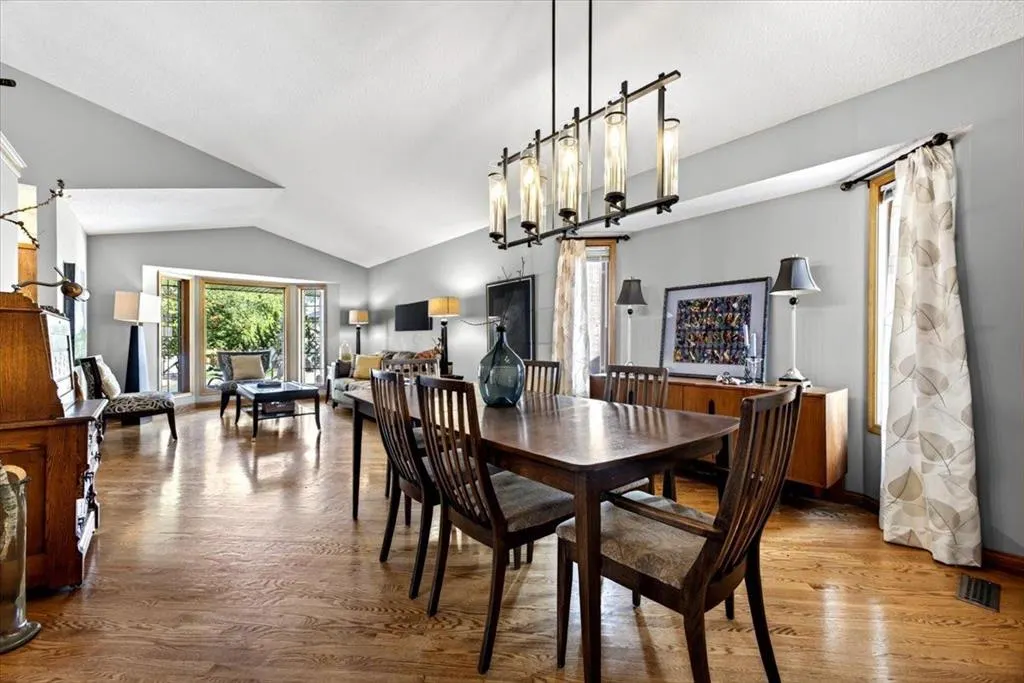 5 Sunset Crescent