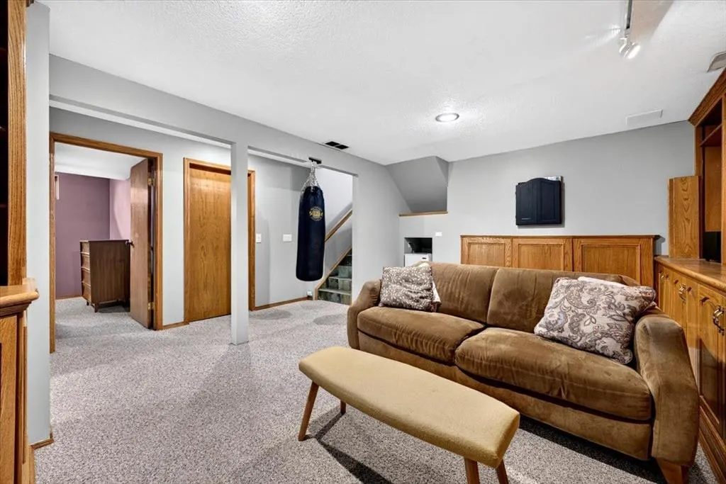 5 Sunset Crescent