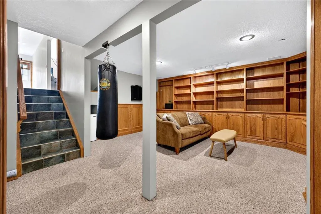 5 Sunset Crescent