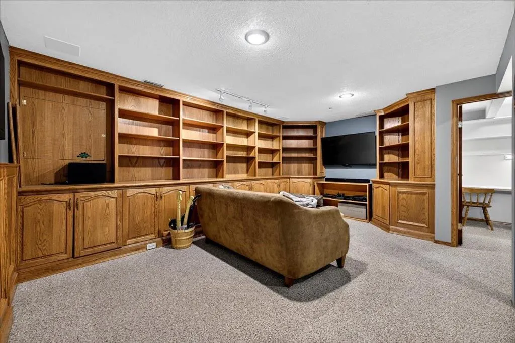 5 Sunset Crescent