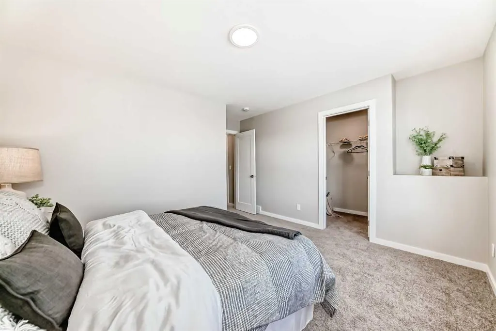 153 Rangeview Path SE