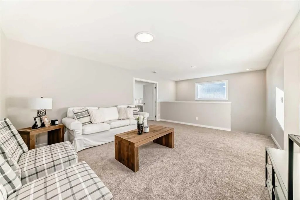 153 Rangeview Path SE