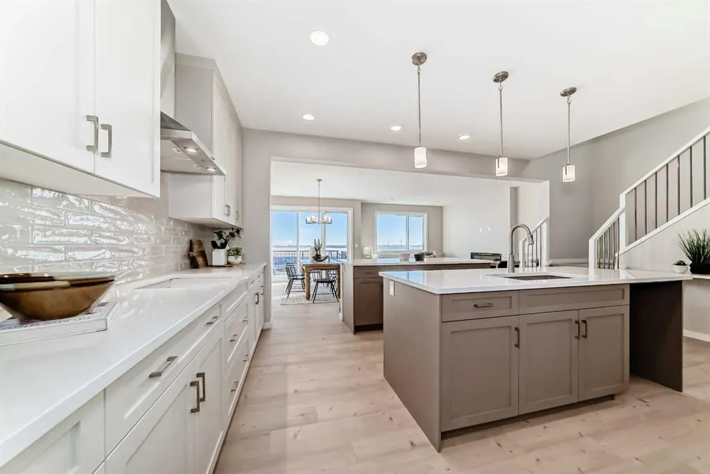 153 Rangeview Path SE