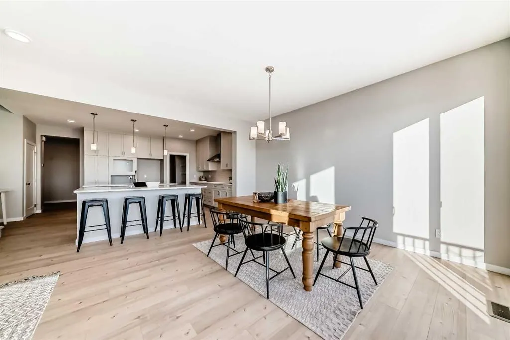 153 Rangeview Path SE