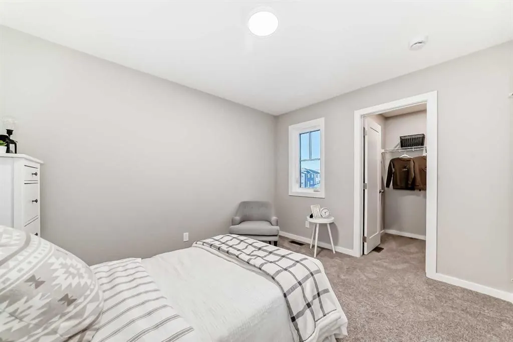 153 Rangeview Path SE
