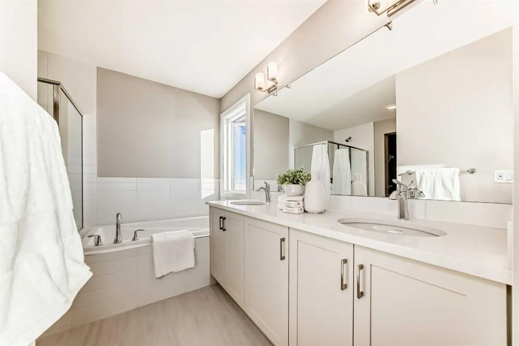 153 Rangeview Path SE