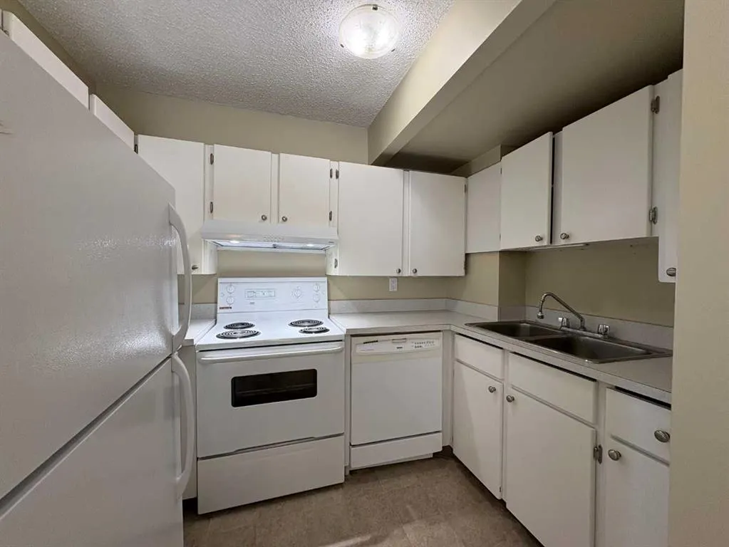 21 Berkeley Place W #921
